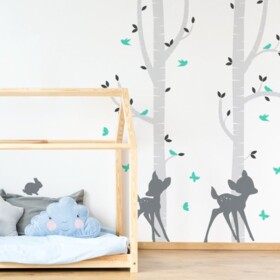 Naklejka ścienna Brzozy z jelonkami