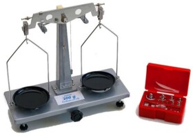 Waga szalkowa laboratoryjna szkolna 200g